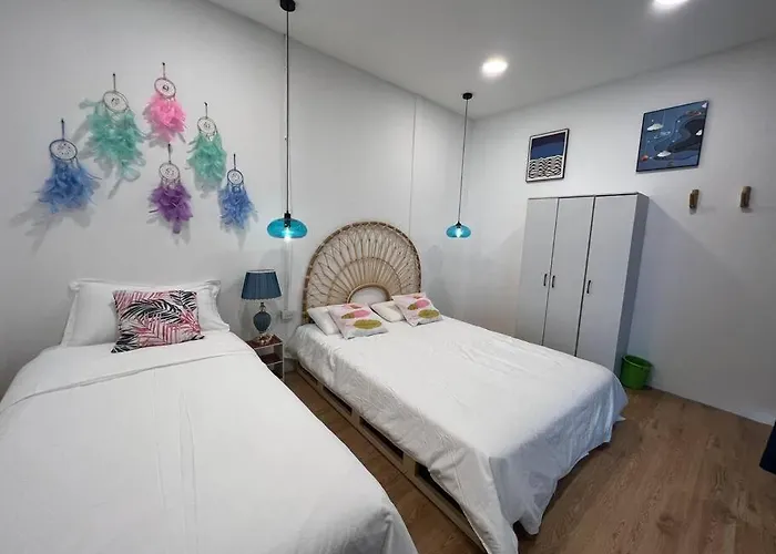 Roof 4br Private Floor, China Town, Center 公寓
