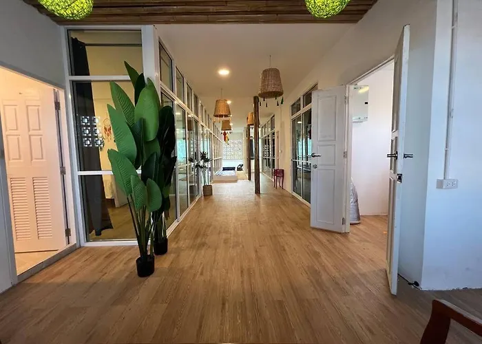 Roof 4br Private Floor, China Town, Center 公寓