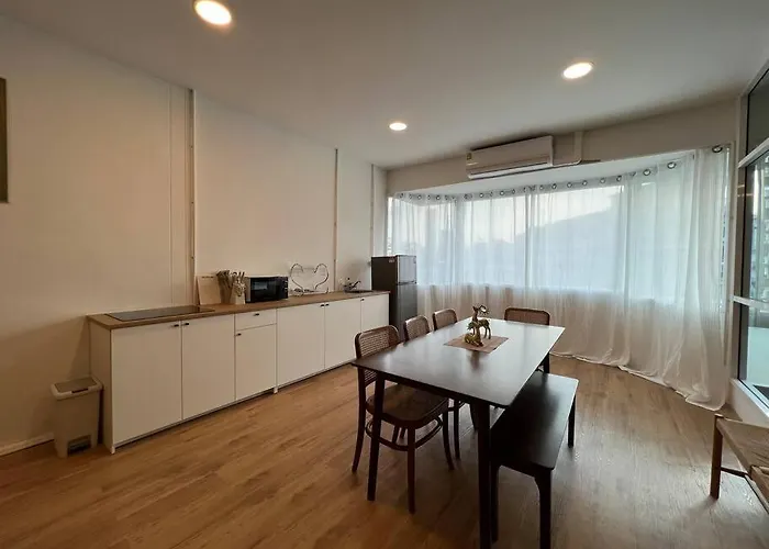 Roof 4br Private Floor, China Town, Center 公寓 *